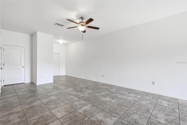 Building Photo - 12942 Utopia Gdns Wy