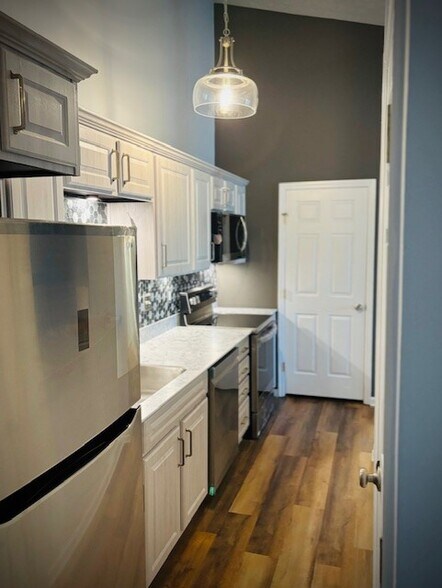 Building Photo - 743 Deering Rd