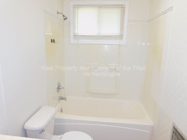 Building Photo - 2300 Willow Rd