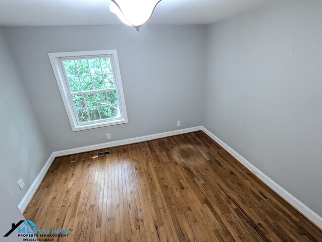 Building Photo - 531 Lakeshore Dr