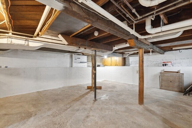 Building Photo - Beautiful Air Home Whitefish