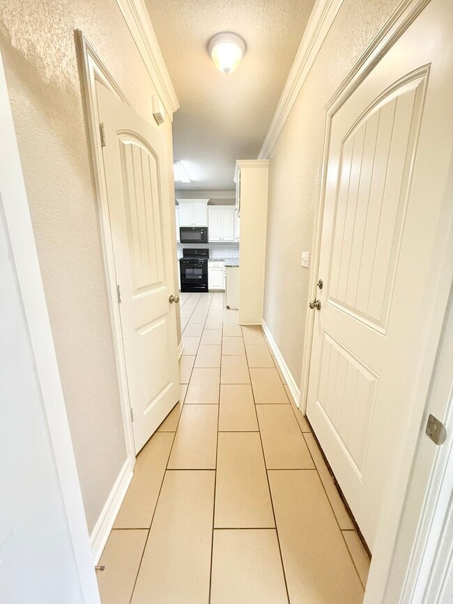 Building Photo - Luxury 3-bed, 2.5-bath!!