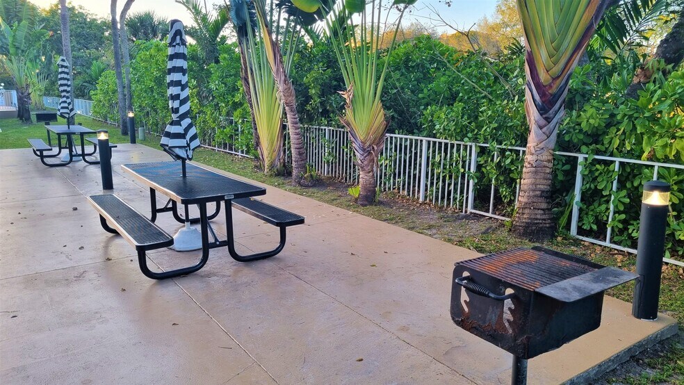 BBQ area - 7787 SW 86th St