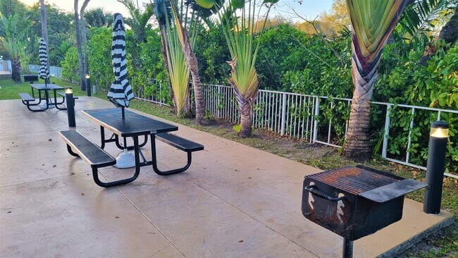 BBQ area - 7787 SW 86th St