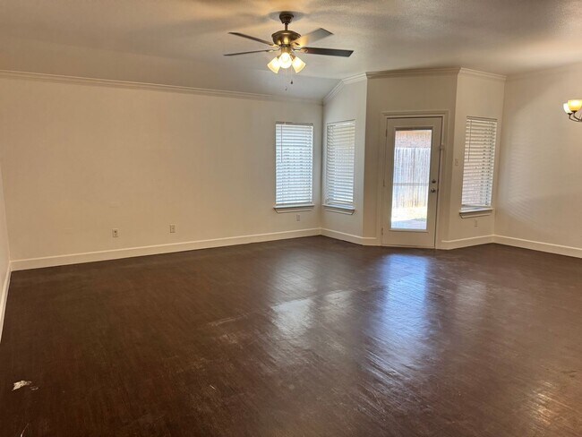 Building Photo - 9803 Avenue V