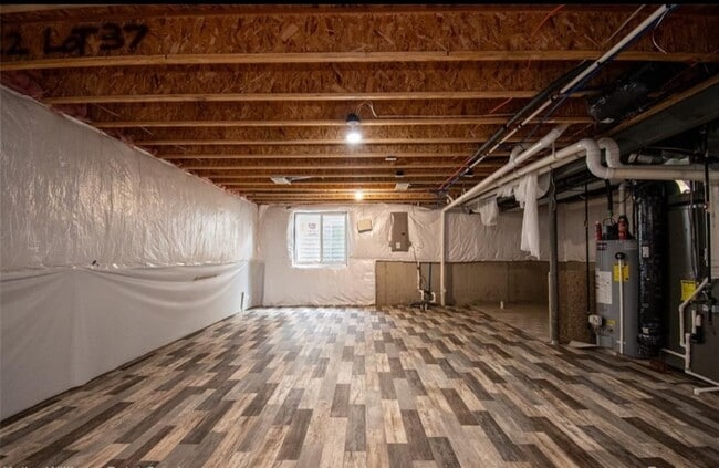Building Photo - 5995 Branch Dr