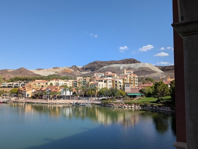 Building Photo - Lakefront Resort Living with Stunning Views in Lake Las Vegas!