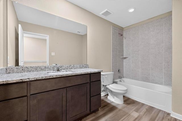 Building Photo - 305 Honeysuckle Ln