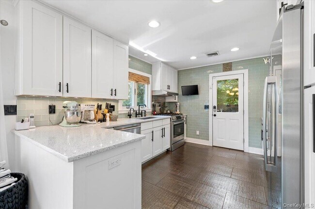 Building Photo - 94 Hands Creek Rd