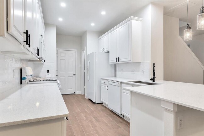 Building Photo - 131 Gallery Cove Ct