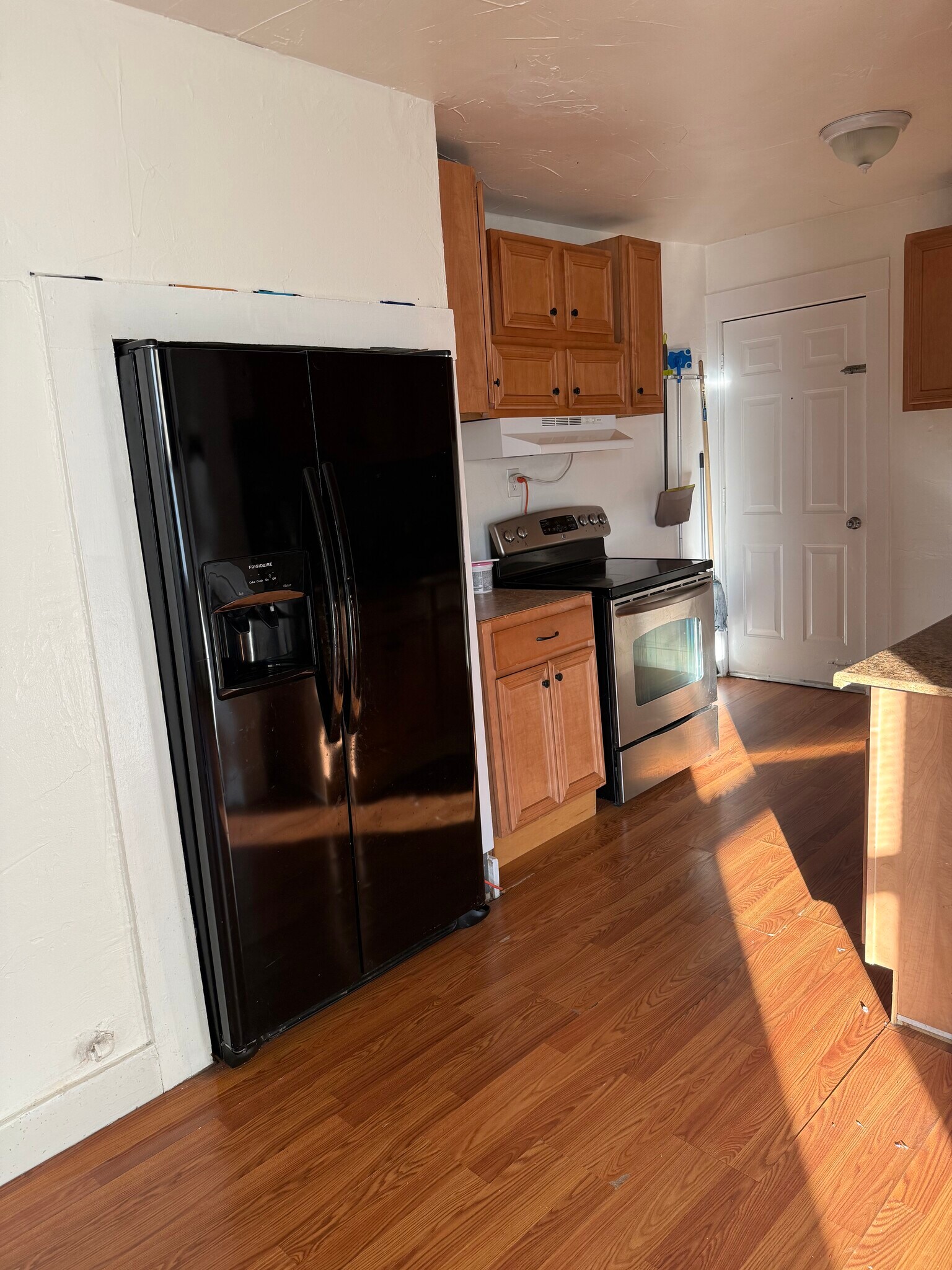 Building Photo - 255 Millbury St