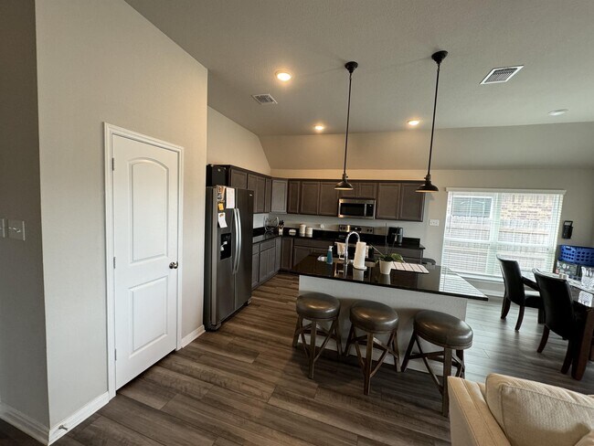 Building Photo - 8314 Stonehollow