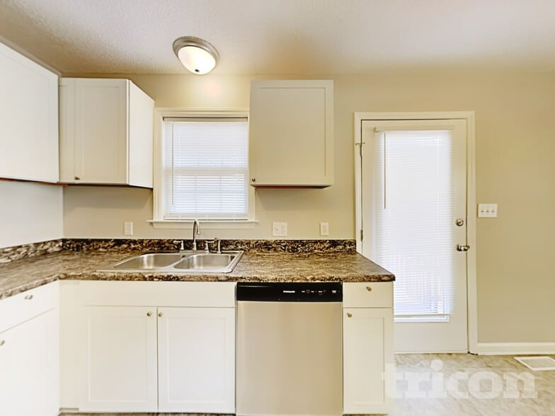 Building Photo - 1428 Smokey Mountain Dr