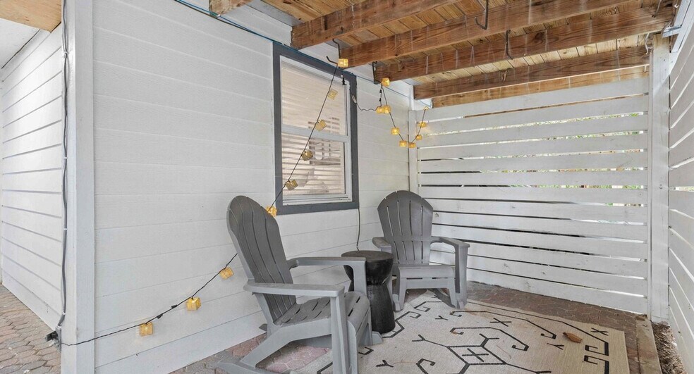 Building Photo - 33 Santana Dr