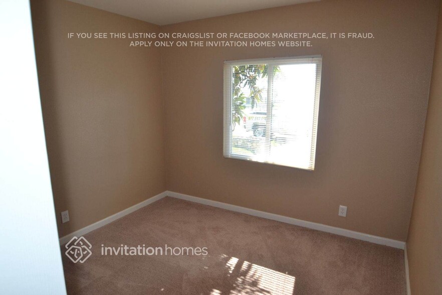 Building Photo - 16158 Randall Ave