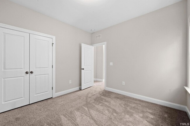 Building Photo - 2917 Early Planting Ave