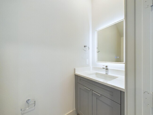 Building Photo - 5726 Rucio Ln