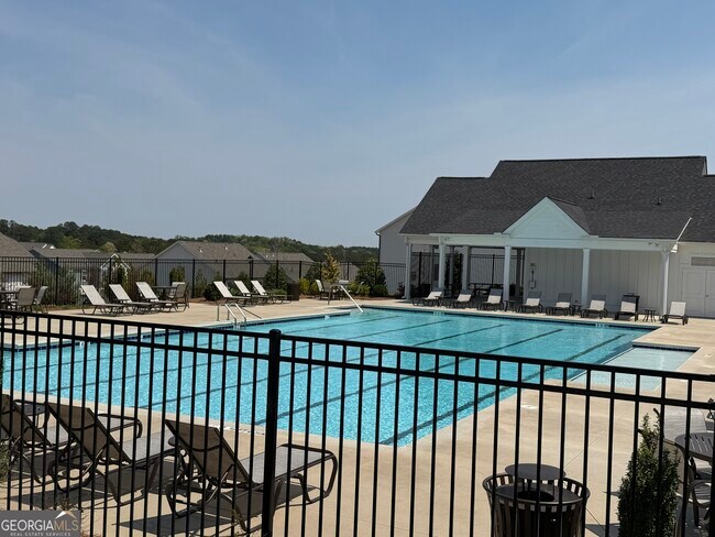 Building Photo - 716 Vallin St