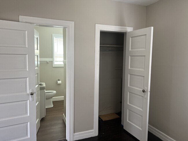 Building Photo - 2708 Avenue V