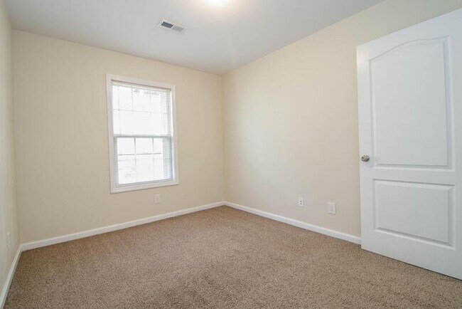 Building Photo - 1718-G Thistlewood Dr