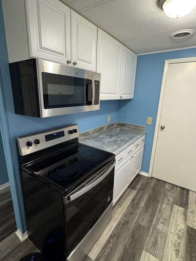 Building Photo - Updated 3BR/2BA Ranch on ½-Acre — LVP Floors, Smart Home Features, Move-In Ready!