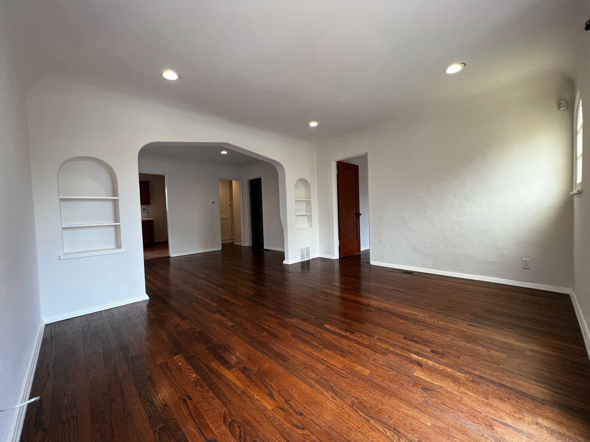 Building Photo - 937 Hammond St