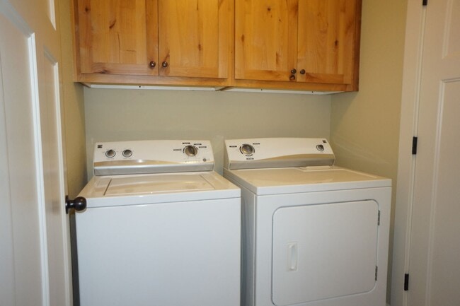 Building Photo - NE Piedmont 3-bedroom Beauty!