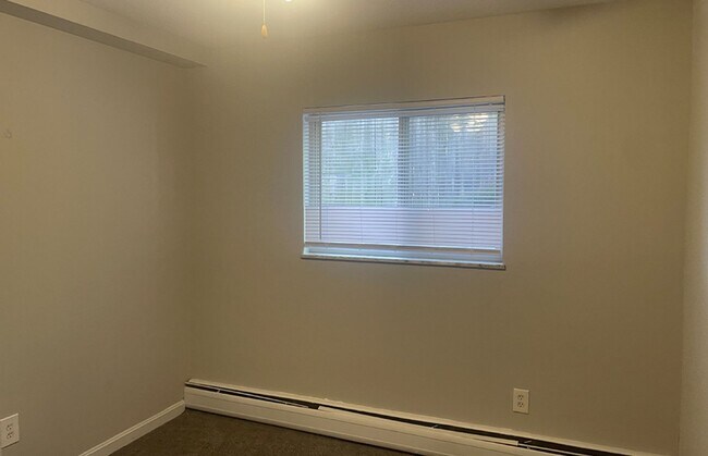 Building Photo - 550 Lowell Ave