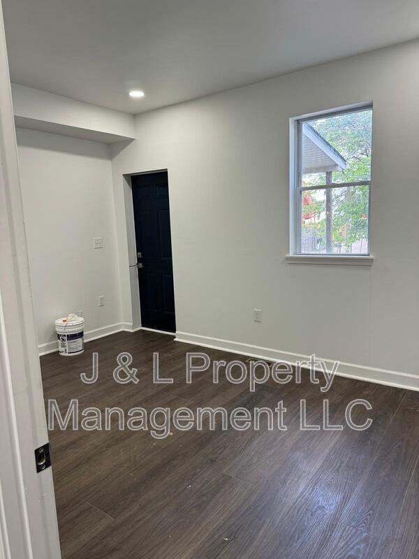 Building Photo - 1602 Cypress St