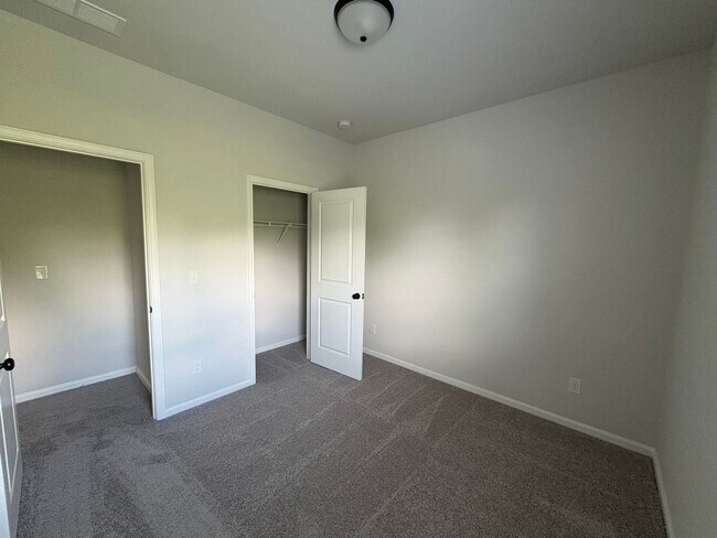 Building Photo - Charming 3BR Townhome in Adairsville