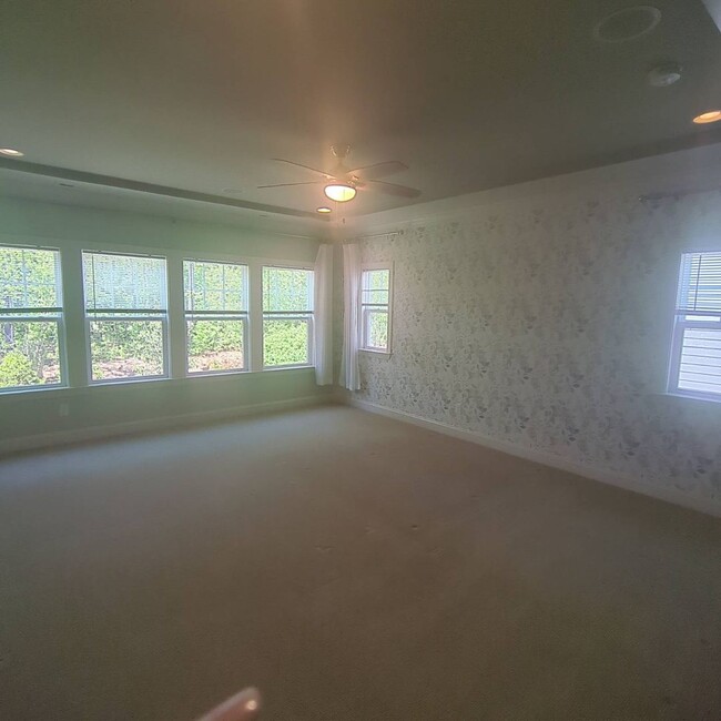 Building Photo - Beautiful 5 bed 4.5 bath in Holly Springs!