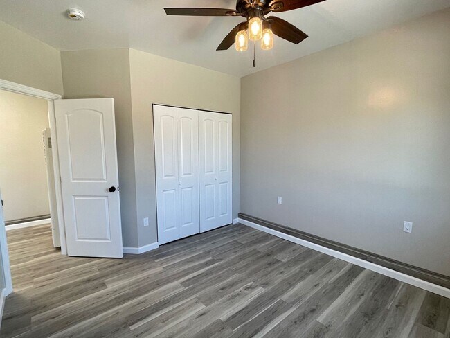 Building Photo - 1543 Wallis Ave