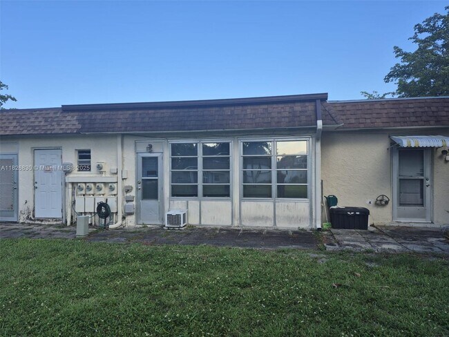 Building Photo - 407 SW Natura Ave