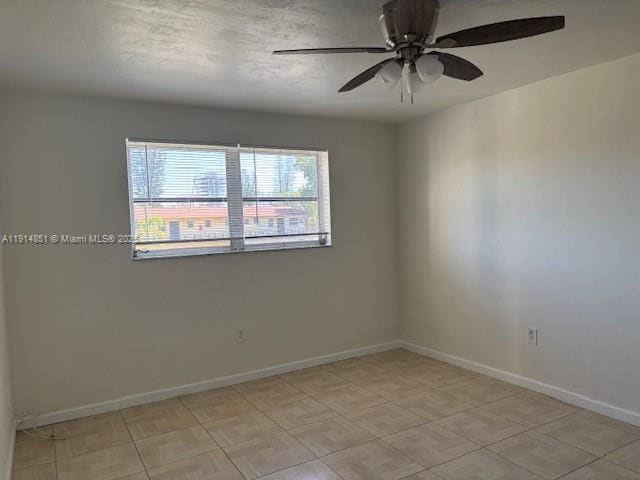 Building Photo - 20200 NE 27th Ct