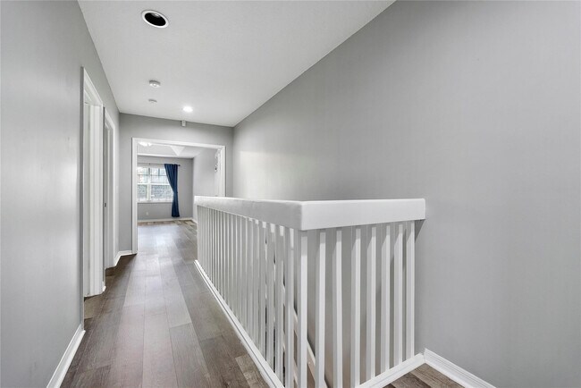 Building Photo - 9664 Royal Palm Blvd