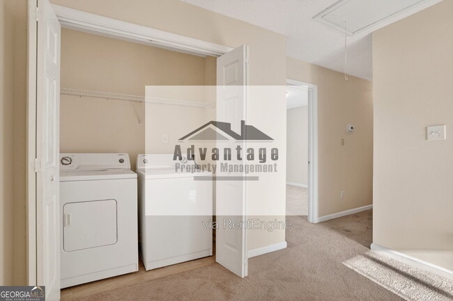 Building Photo - 8100 Oakley Cir
