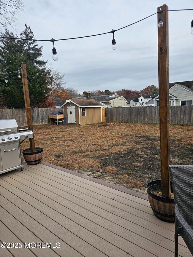 Building Photo - 123 Spinnaker Ave