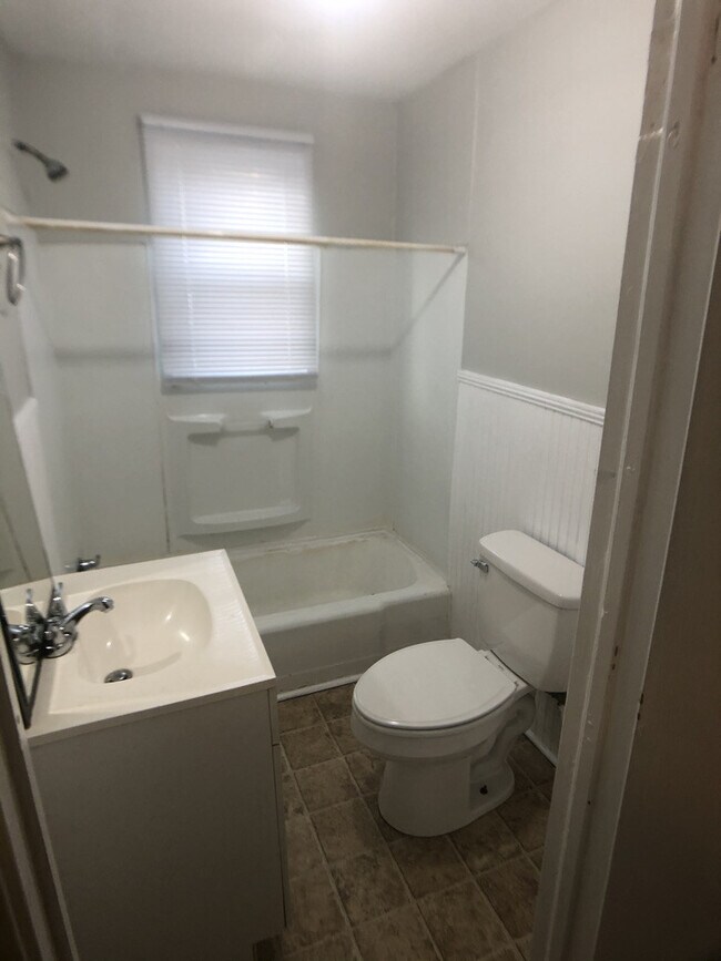 Building Photo - Hanahan Court