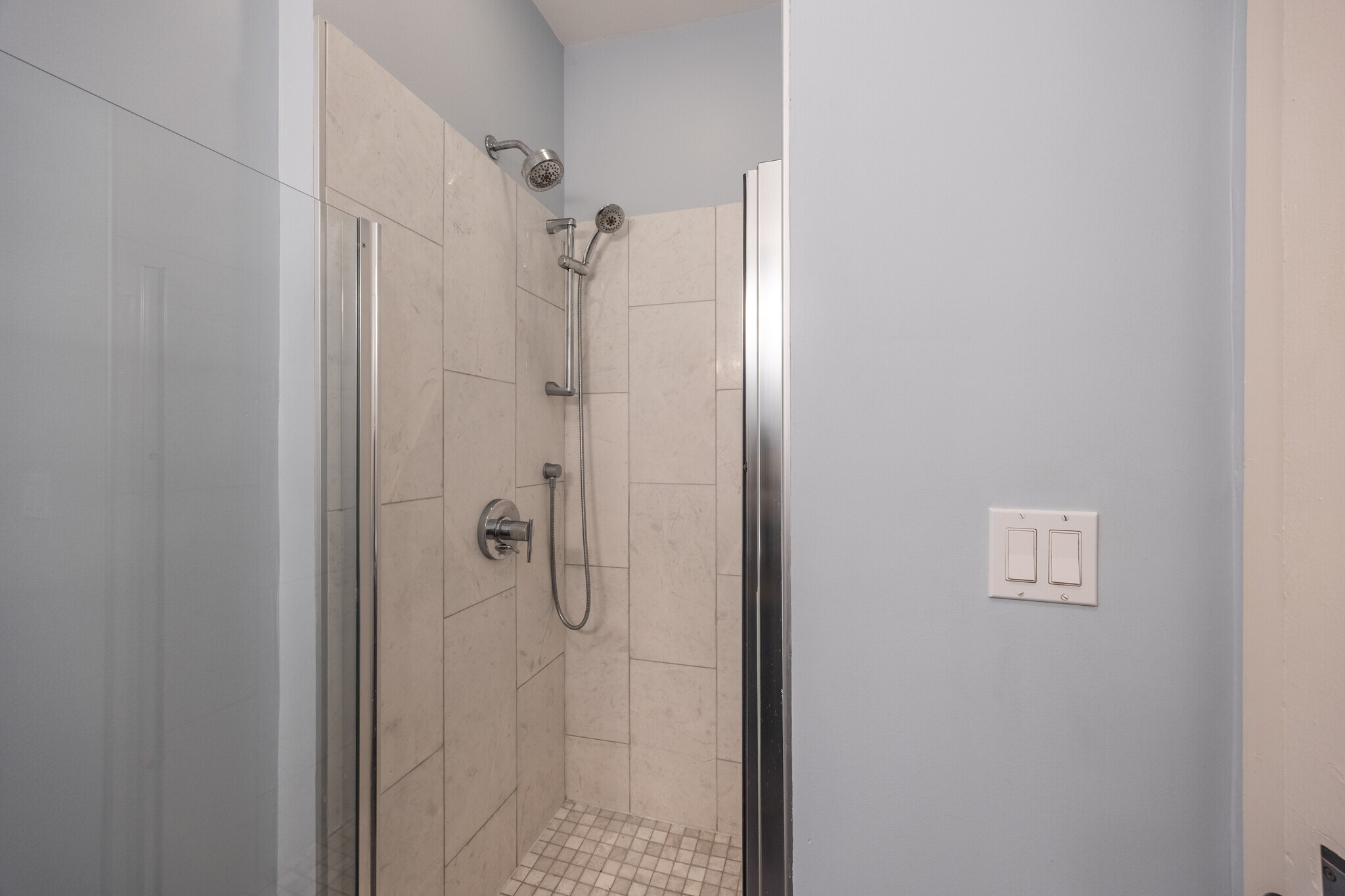 Building Photo - 1432 W Jonquil Ter