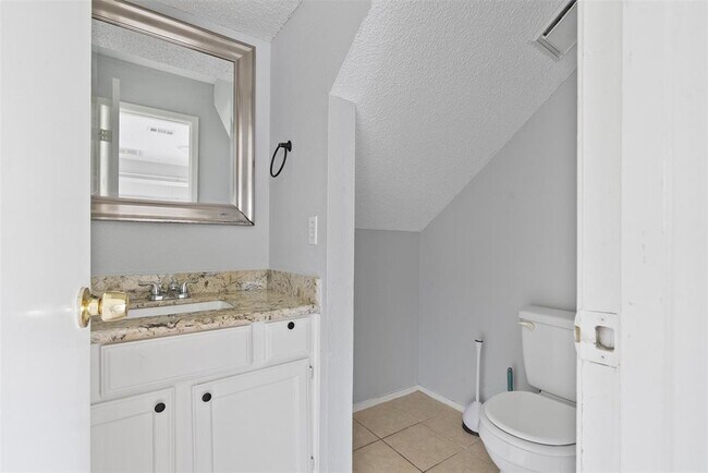 Building Photo - 4707 Cairnsean St