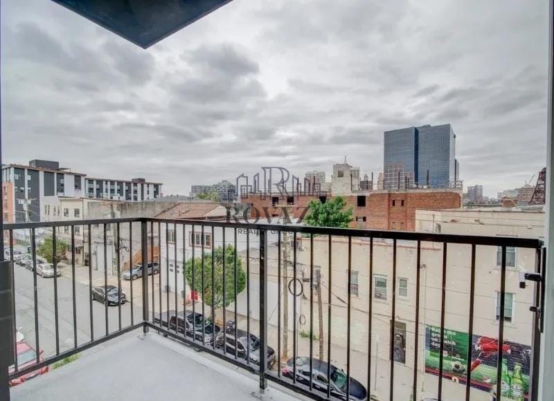 Building Photo - 486 Market St