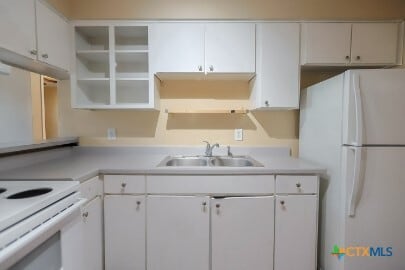 Building Photo - 1241 N LBJ Dr