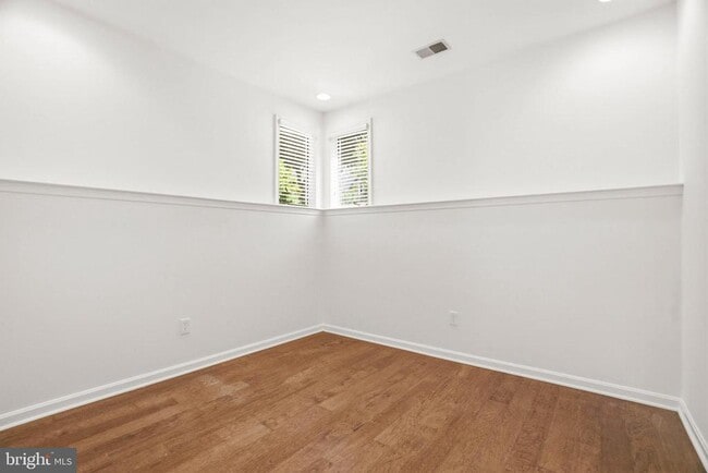 Building Photo - 638 Oakland Hills Dr