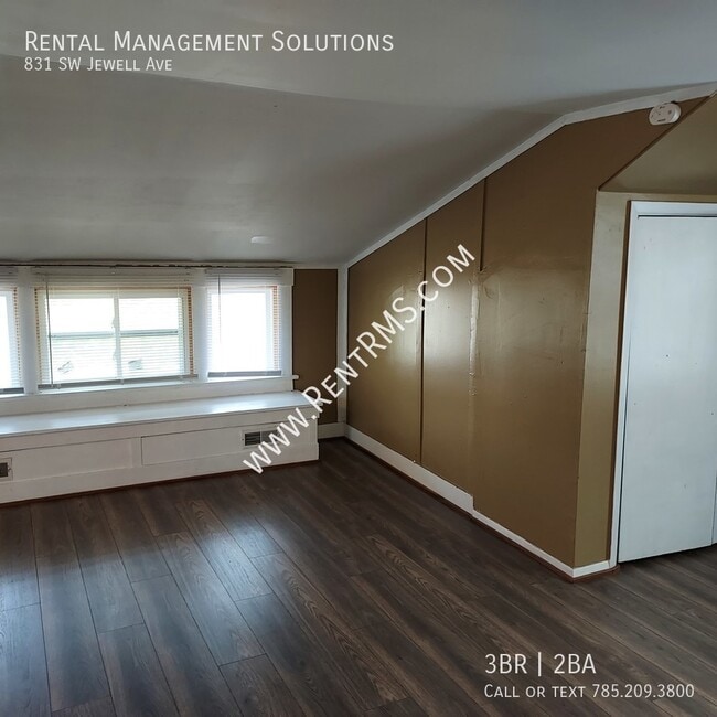 Building Photo - 831 SW Jewell Ave
