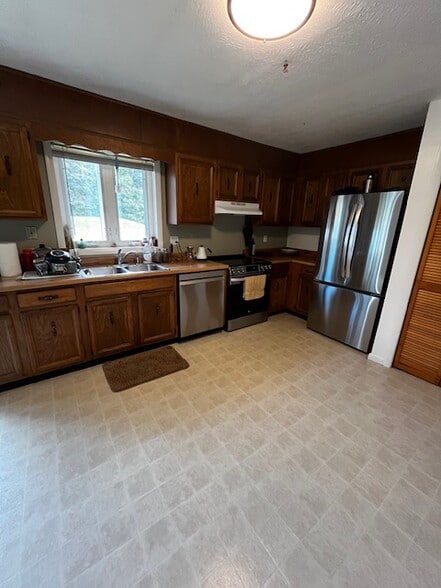 Building Photo - 295 Macrae Rd