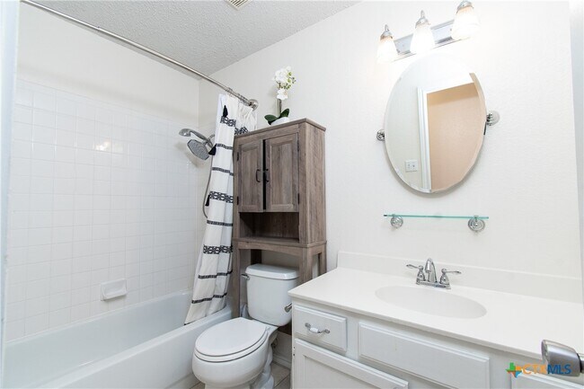 Building Photo - 3301 Dorothy Jane Dr