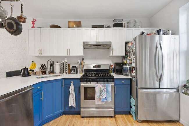 Building Photo - 316.5 6th St