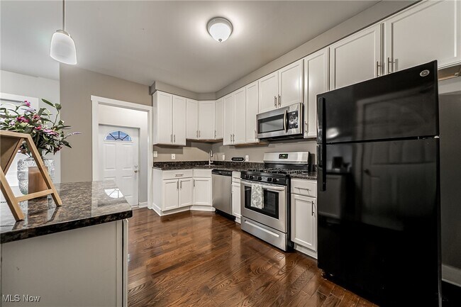 Building Photo - 11204 Clifton Blvd