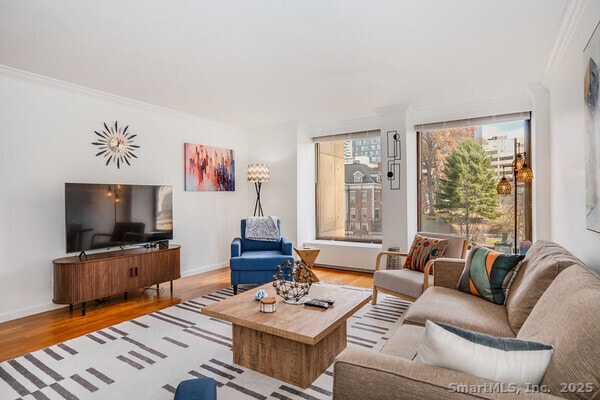 Building Photo - 1 Gold St