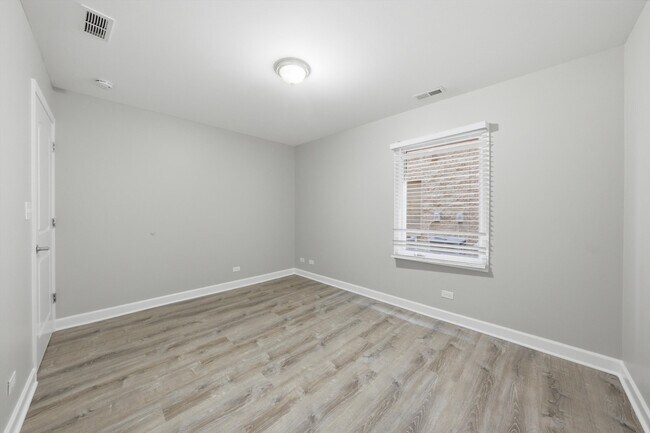Building Photo - 3423 Ridgeland-102